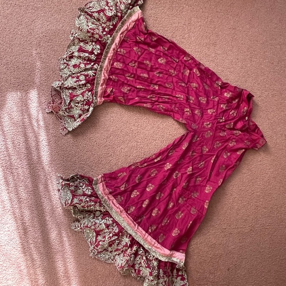 NEW GORGEOUS Republic Womenswear wedding formal in Red in Medium. - Picture 5 of 6